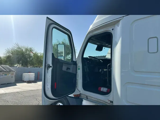 2021 Freightliner Cascadia 126