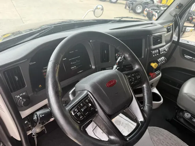 2022 Peterbilt 579