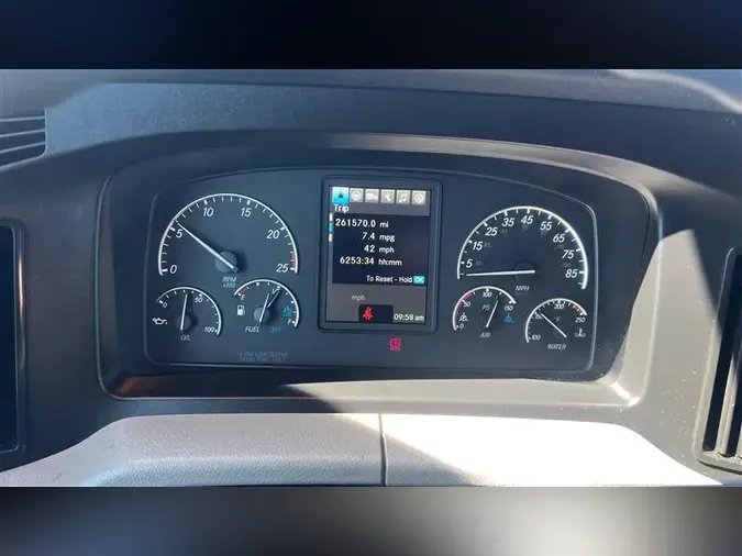 2020 FREIGHTLINER CA126