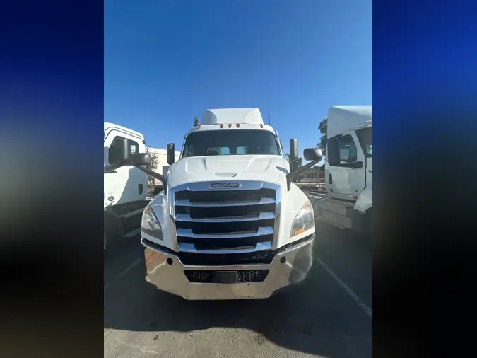 2020 FREIGHTLINER NEW CASCADIA 116