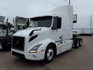 2020 VOLVO VNR64T-640