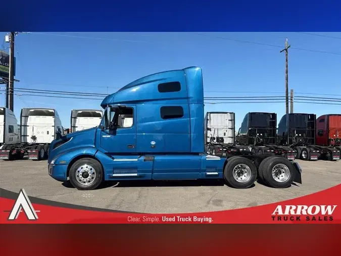 2023 VOLVO VNL760