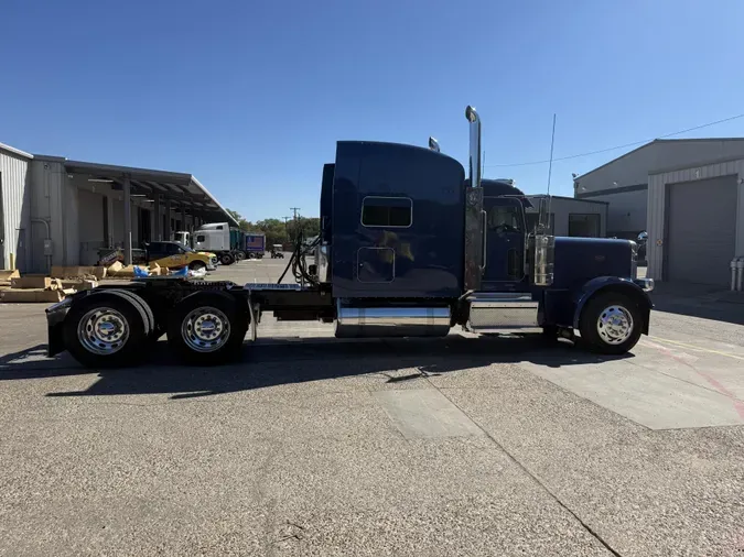 2024 Peterbilt 389