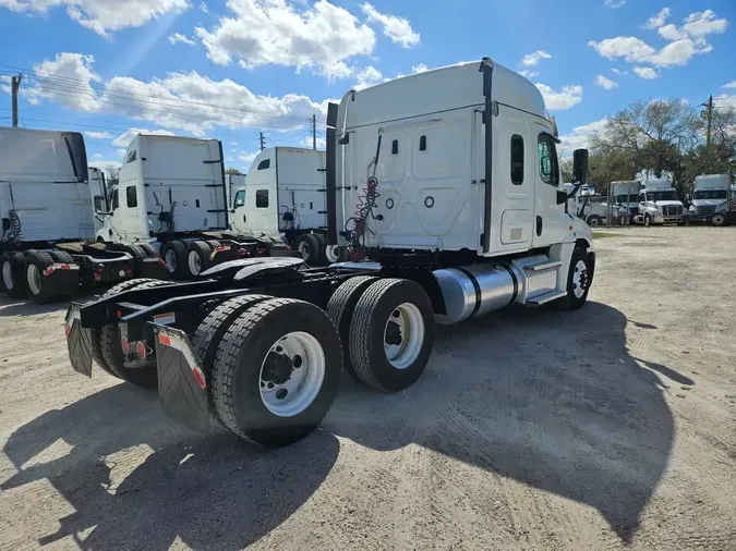 2019 FREIGHTLINER/MERCEDES CASCADIA 125