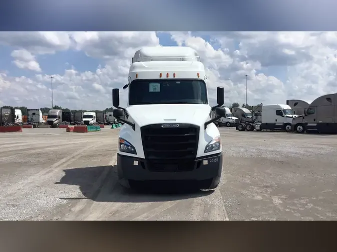 2020 Freightliner Cascadia 126