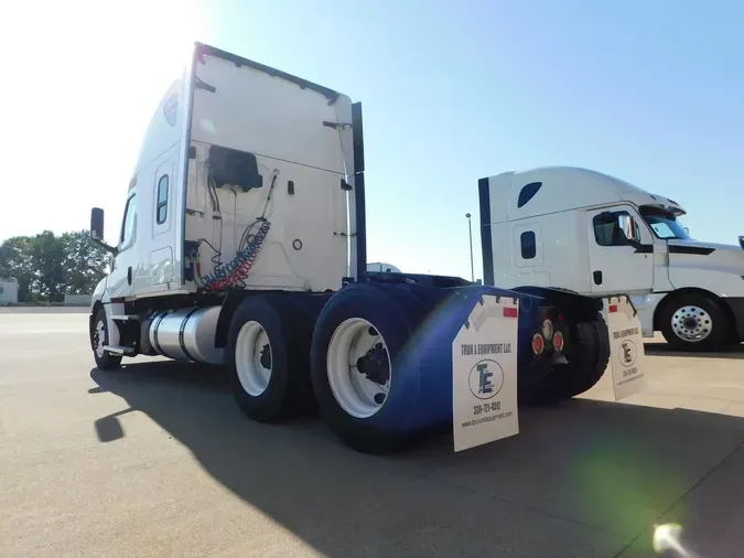 2020 Freightliner New Cascadia 126