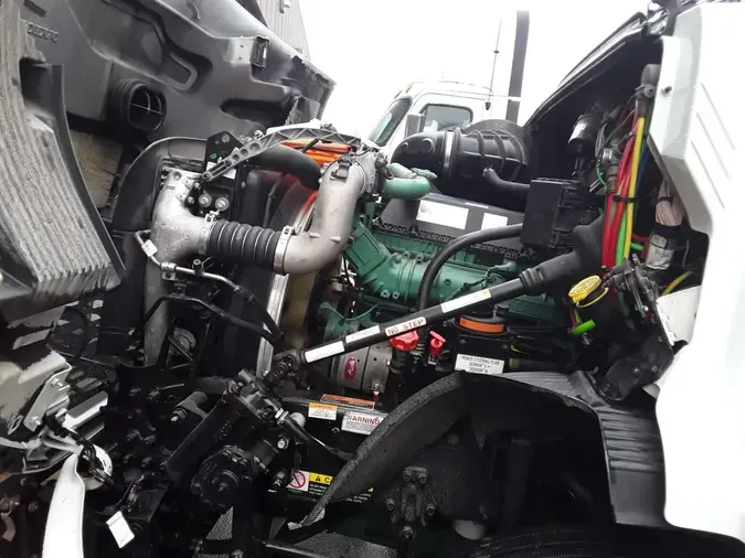 2020 VOLVO VNR64T-640f91980c50e2bc0771a1418b2dbff9ba2