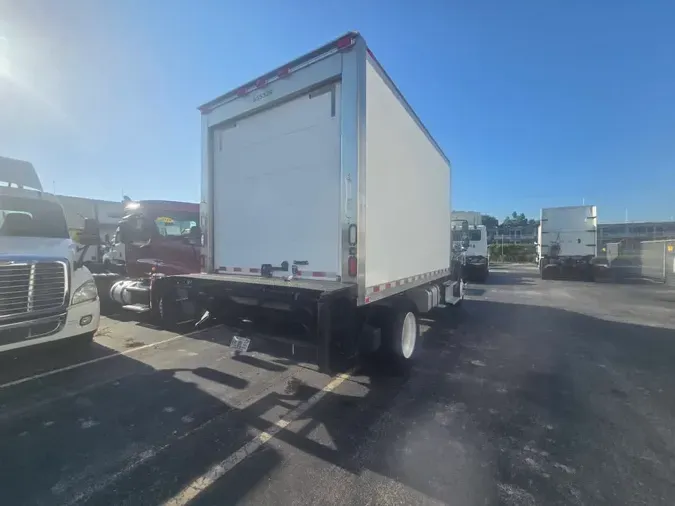 2016 FREIGHTLINER M2 106