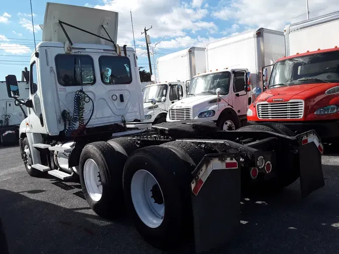 2018 FREIGHTLINER/MERCEDES CASCADIA 125