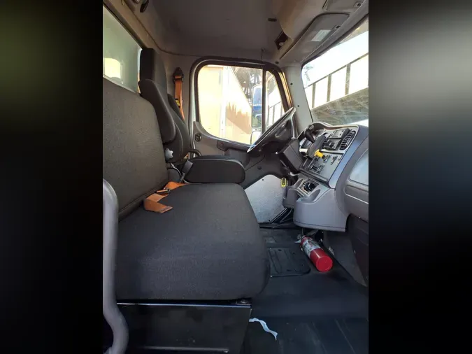 2019 FREIGHTLINER/MERCEDES M2 106