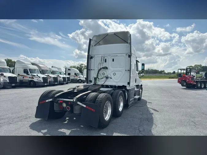 2022 Freightliner Cascadia 126f92306d80664fd43e1297c460174bfe6