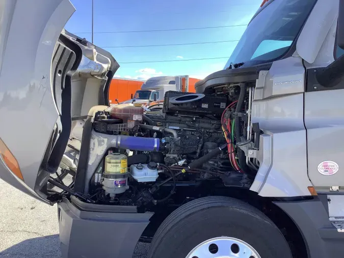 2024 Freightliner Cascadia 126