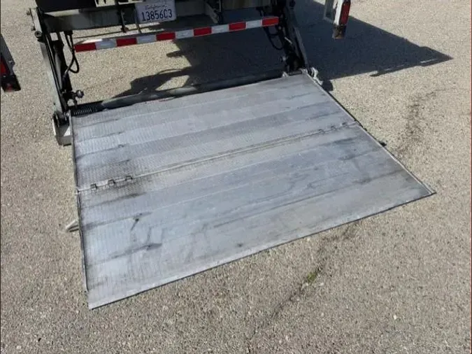 2021 Freightliner Business Class M2 106