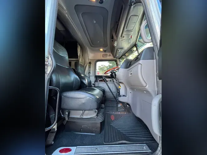2020 Peterbilt 389