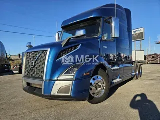 2021 VOLVO VNL64T760