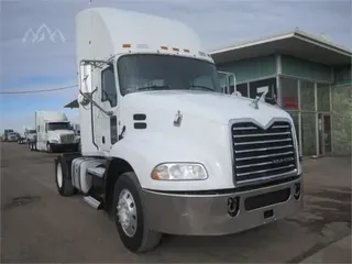 2016 MACK PINNACLE CXU612