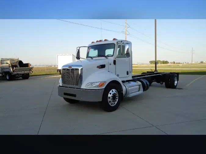 2021 Peterbilt 337