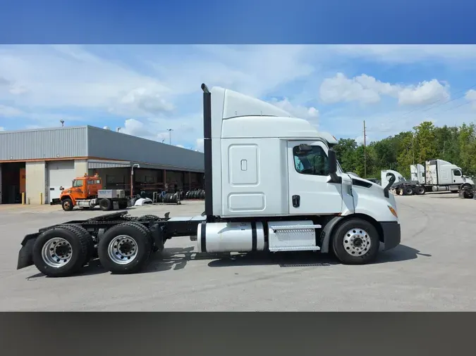 2019 Freightliner Cascadia 126