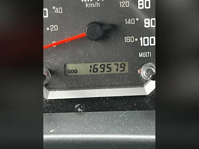 2017 ISUZU NPR