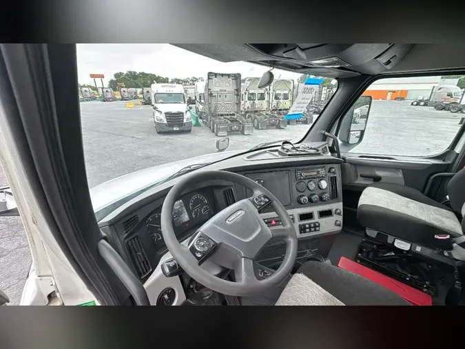 2020 Freightliner Cascadia 126