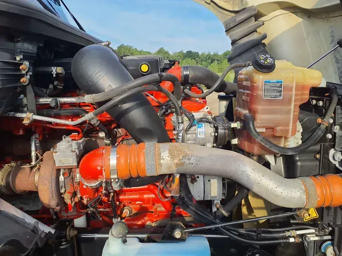 2019 NAVISTAR INTERNATIONAL LT625 DAYCAB T/A