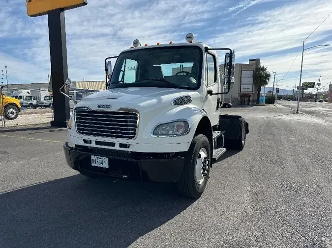 2015 Freightliner M2