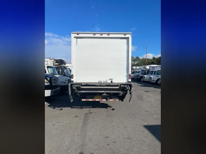 2017 FREIGHTLINER/MERCEDES M2 106