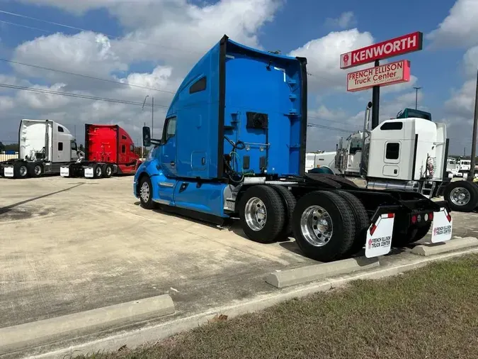 2022 Kenworth T680f9378de31176a85f8bd6d4cc387a7876