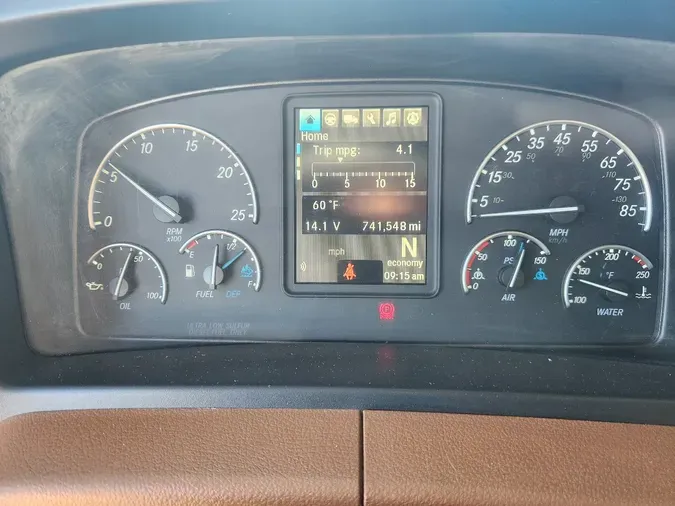 2019 FREIGHTLINER Cascadia 126