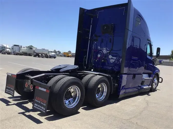 2021 FREIGHTLINER CA126