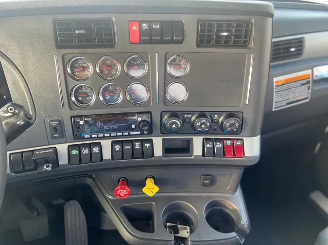 2026 Kenworth T880f93cce9bcf322f8abcd03c3b02d0e8df