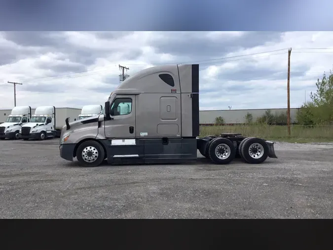 2022 Freightliner Cascadia 126