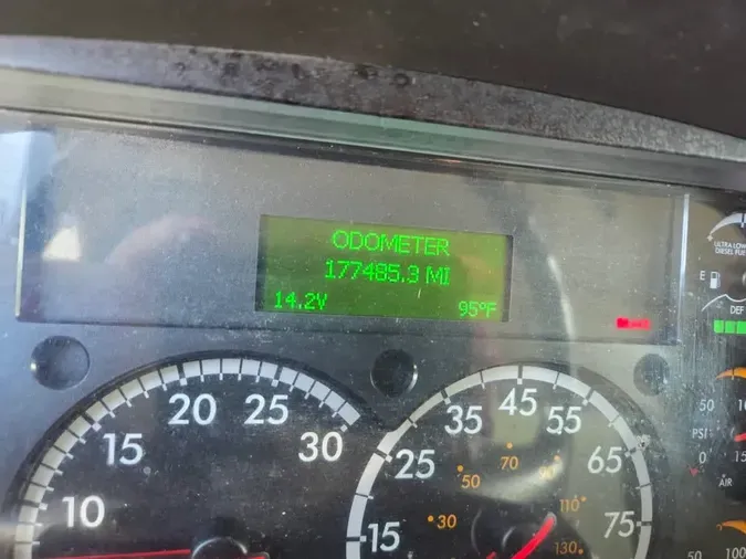 2019 FREIGHTLINER M2 106
