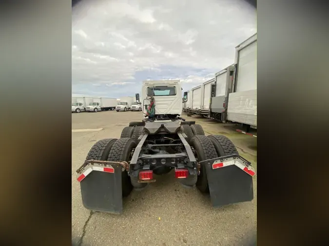 2019 NAVISTAR INTERNATIONAL LT625 DAYCAB T/A