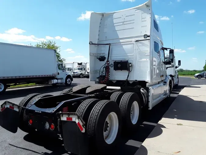 2020 VOLVO VNL64T-760