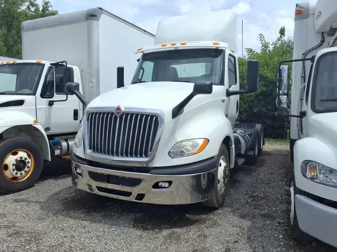 2019 NAVISTAR INTERNATIONAL LT625 DAYCAB T/A