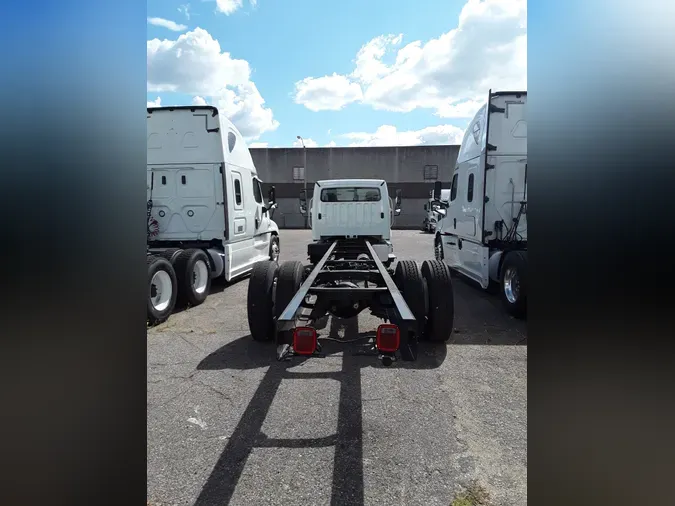 2019 FREIGHTLINER/MERCEDES M2 106