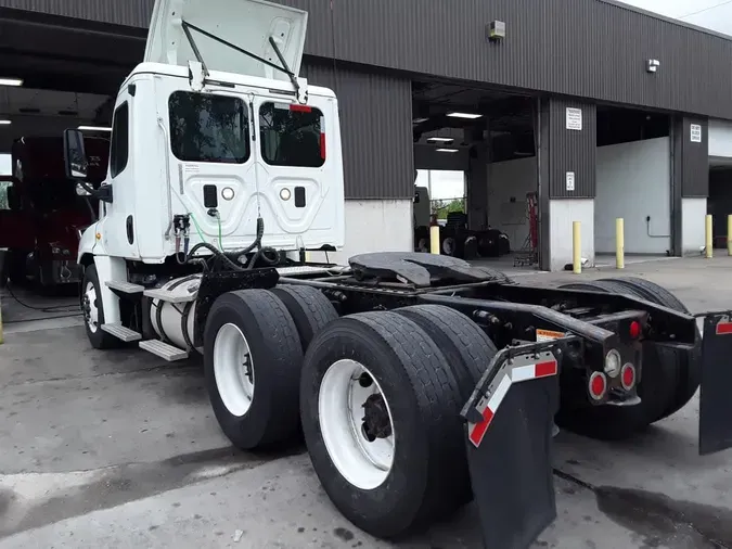 2016 FREIGHTLINER CASCADIA 125