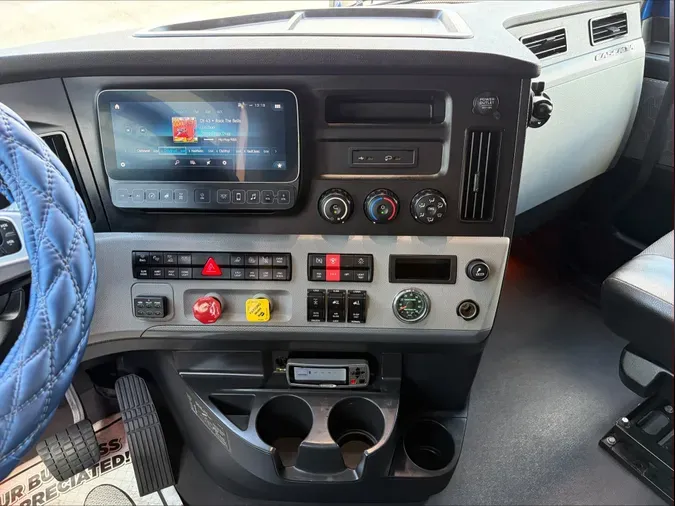 2022 Freightliner Cascadia 126