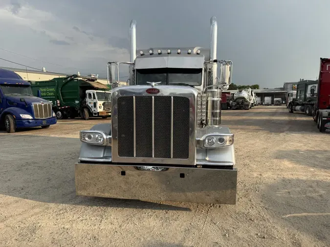 2023 Peterbilt 389
