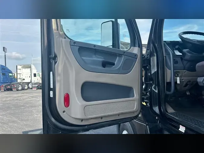 2020 FREIGHTLINER CASCADIA