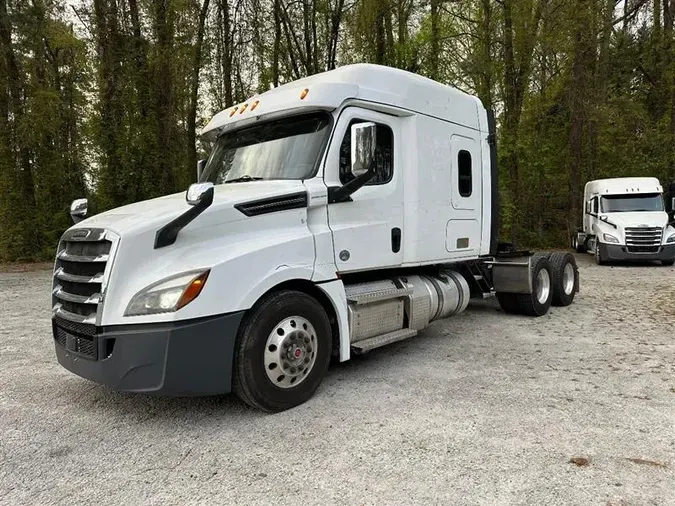 2019 FREIGHTLINER CA126