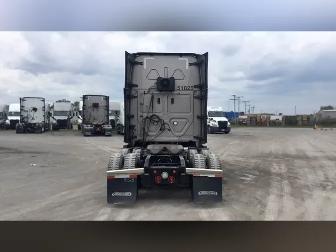 2021 Freightliner Cascadia