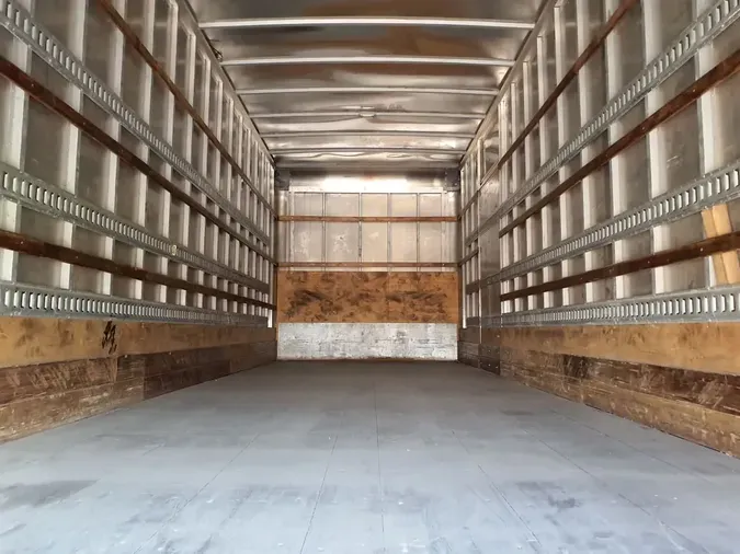 2018 FREIGHTLINER M2 106