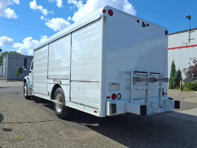 2017 FREIGHTLINER/MERCEDES M2 106