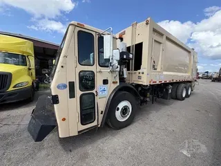 2012 MACK LEU613
