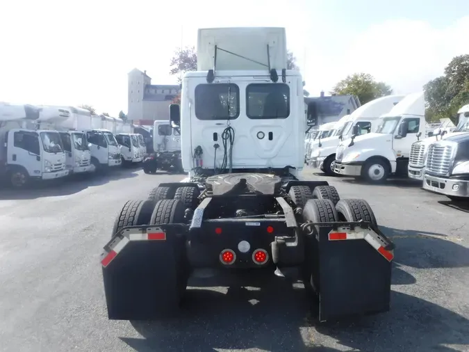 2018 FREIGHTLINER/MERCEDES CASCADIA 125