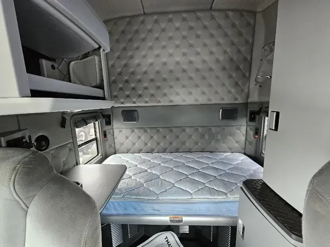 2022 KENWORTH T680