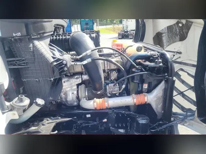 2019 FREIGHTLINER CA126