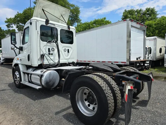 2018 FREIGHTLINER/MERCEDES CASCADIA 113